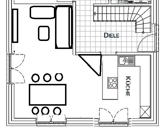 Grundriss eines Hauses: Diele, Küche mit Insel, Esstisch und Stühle, Wohnzimmer, Treppenaufgang.