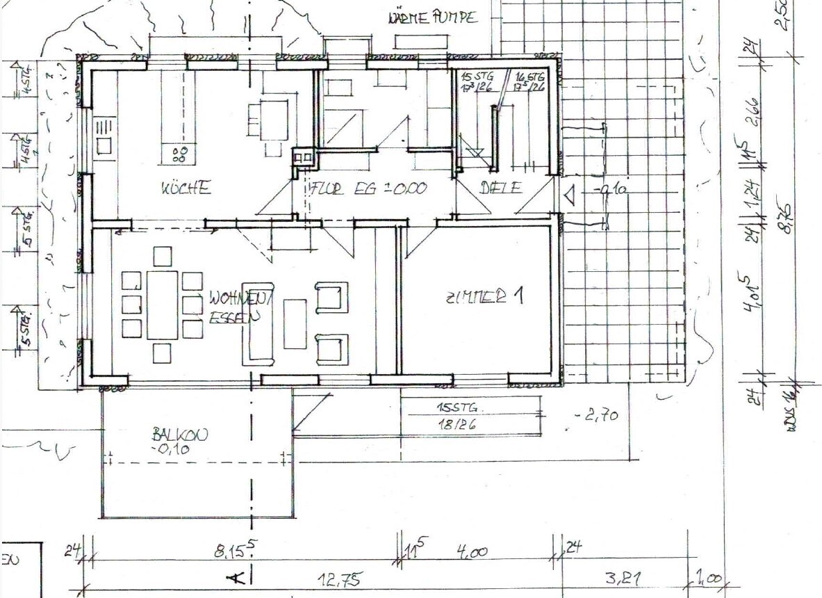 Grundriss eines Wohngebäudes: Küche, Wohnen/Essen, Zimmer 1, Flur, Diele, Balkon.