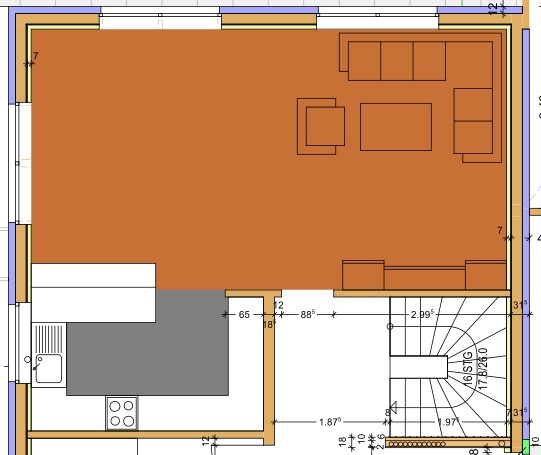 Gesamtgrundriss eines Wohn- und Küchenbereichs: Sofa, Couchtisch, Küchenzeile und Treppe.