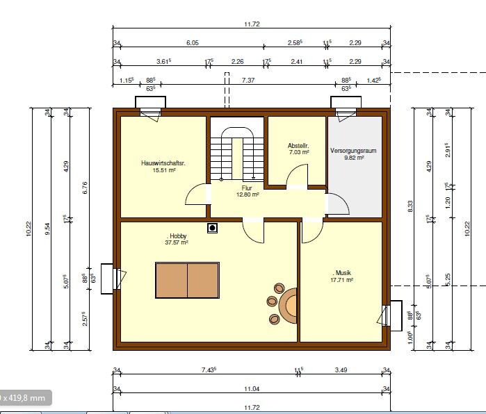 Grundriss eines Hauses mit Hobby- und Musikraum, Flur, Hauswirtschaftsraum und Abstellraum.