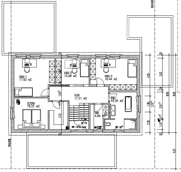 Obergeschoss-Grundriss mit Flur, Treppe, Elternzimmer, drei Kinderzimmer, Bad und HWR.