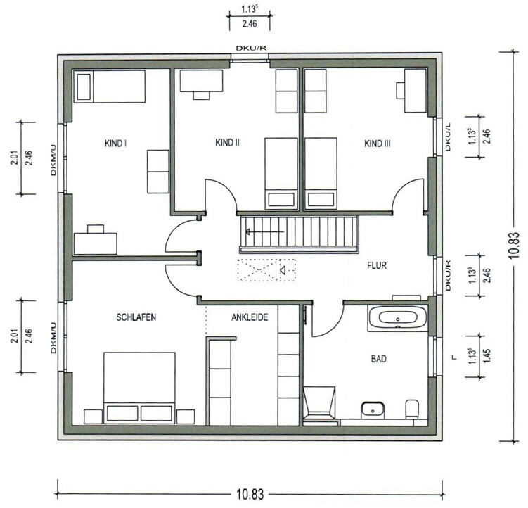 Grundriss eines Obergeschosses mit Treppe: Schlafzimmer mit Ankleide, drei Kinderzimmer, Bad und Flur