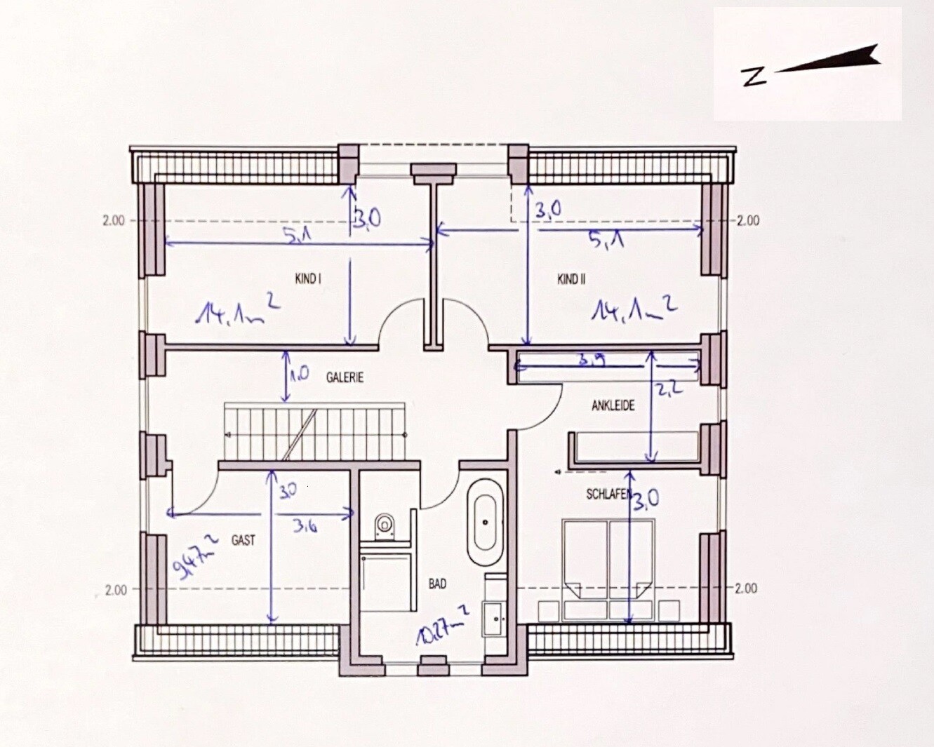 Grundriss eines Obergeschosses mit zwei Kinderzimmern, Schlafzimmer, Bad, Ankleide, Gästezimmer.