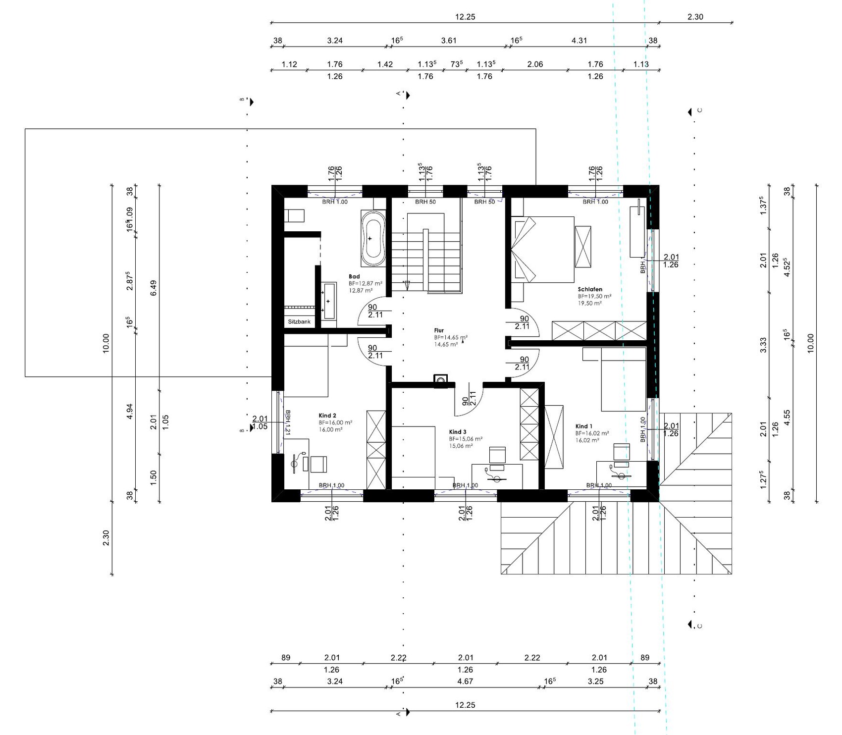 Grundriss Dachgeschoss: Flur, Bad, Schlafzimmer, drei Kinderzimmer, Treppe, Terrasse