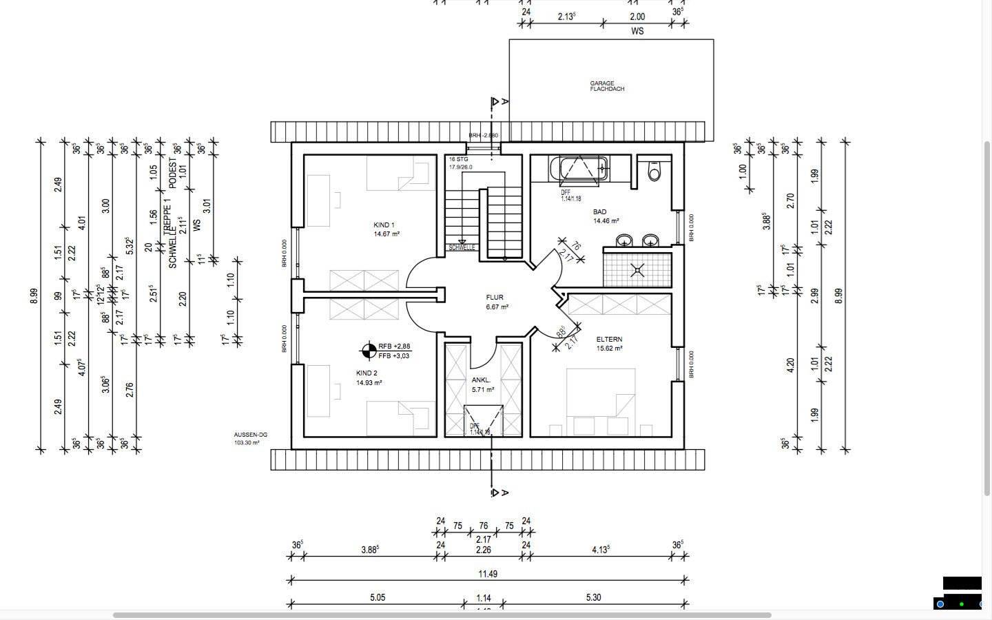 Grundriss DG: Flur, Eltern- und Kinderzimmer, Ankleide, Bad, Treppenhaus.