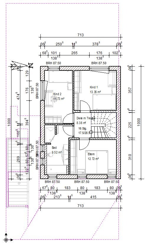 Grundriss eines Hauses mit drei Zimmern (Eltern, Kind 1, Kind 2), Bad, Diele und Treppe.