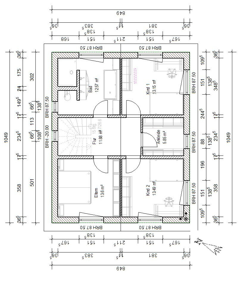 Grundriss eines Obergeschosses: Elternzimmer, zwei Kinderzimmer, Bad, Ankleide, Flur.