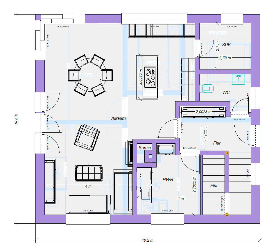 Grundriss eines Hauses: offener Allraum mit Esstisch, Kücheninsel, WC, Flur, HWR, Kamin und Treppen.