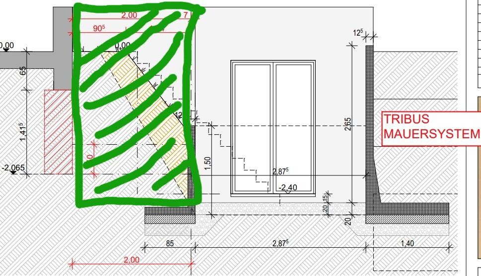Technischer Bauplan mit grün markiertem Bereich links, Fensteröffnung und Maße.