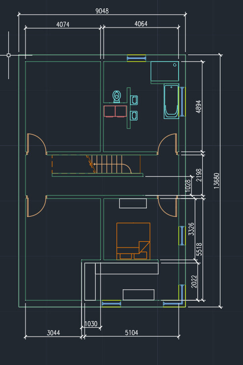 Grundriss eines Wohnhauses mit Zimmern, Türen, Treppe, Bad und Möbeln.