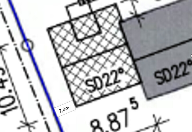 Teil eines Grundrissplans mit schraffiertem Bereich und Maßangabe 2,8 m.