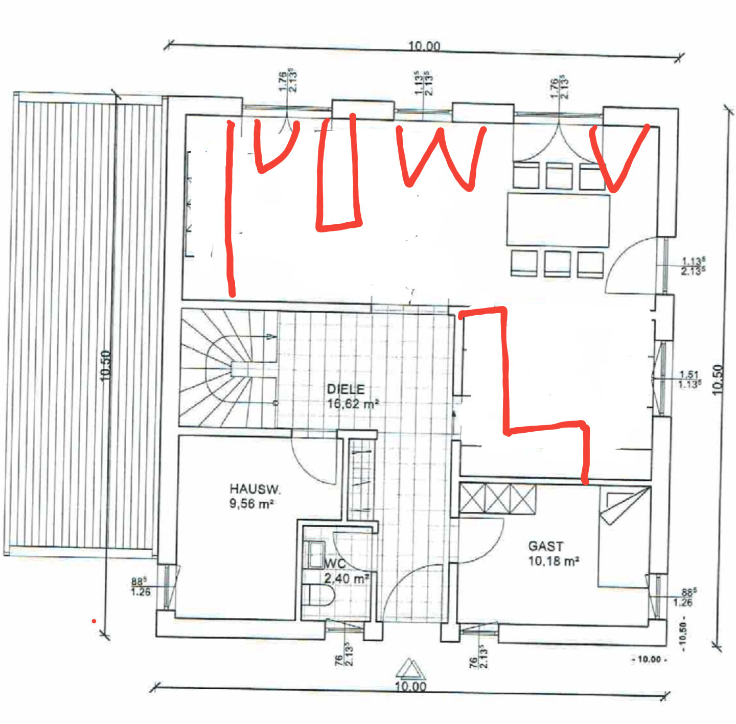 Grundriss eines Hauses: Diele, GAST, Hauswirtschaftsraum, WC; rote Linien markieren Wege.
