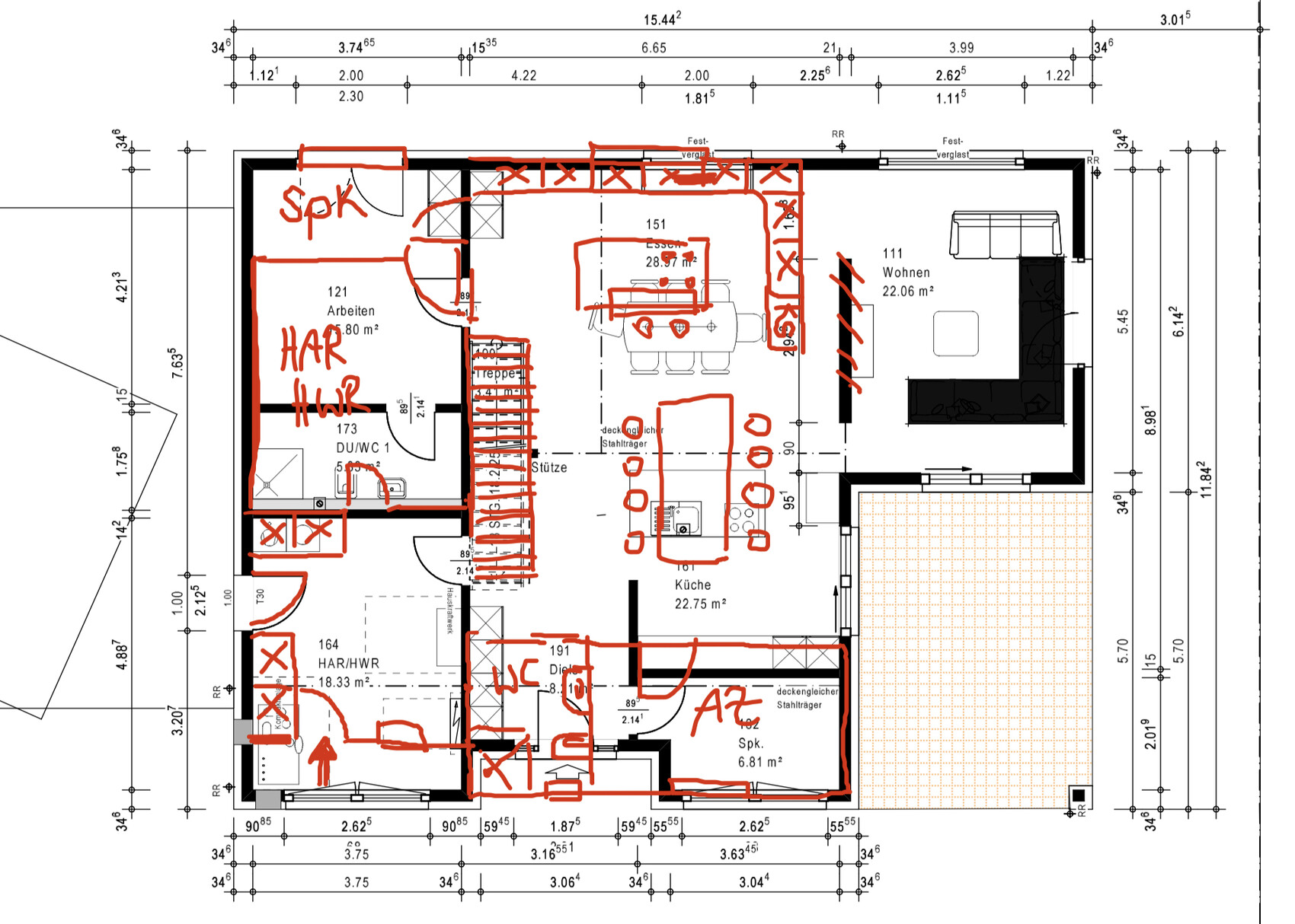 Grundriss eines Hauses mit roten Markierungen der Räume Küche, Wohnen, HAR/HWR, Spk.
