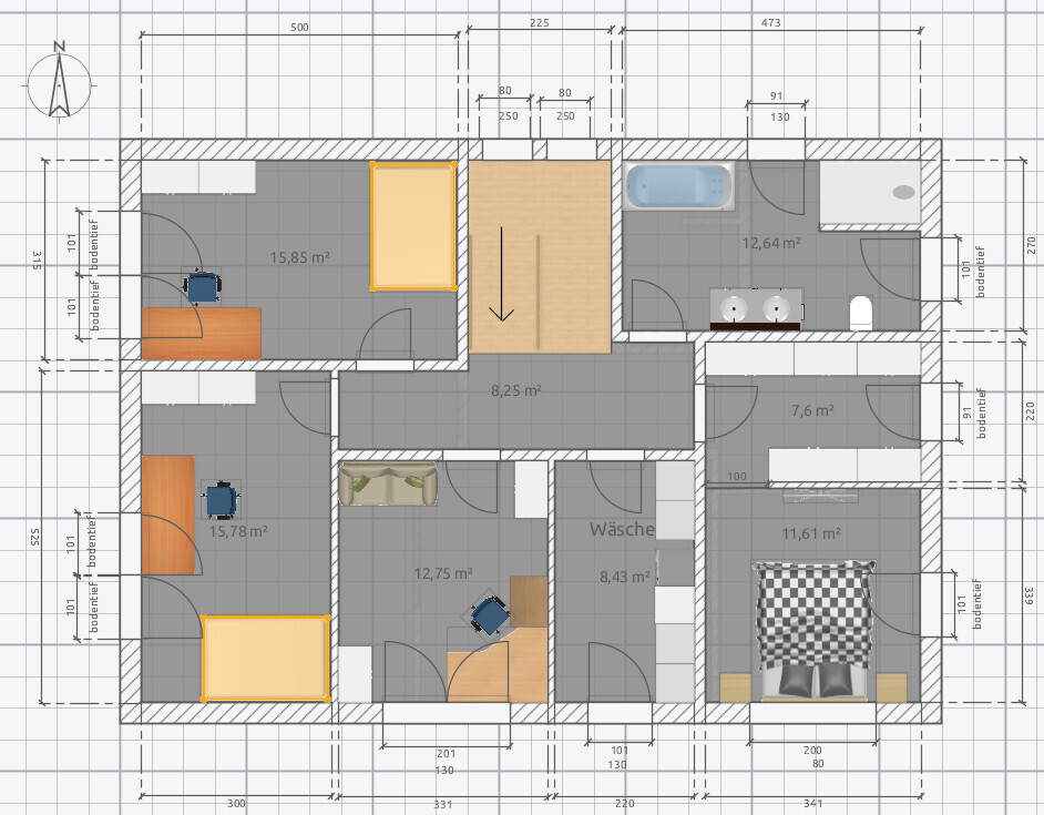 Detaillierter Grundriss eines Hauses mit mehreren Zimmern, Bad, Küche, Flur und Treppen