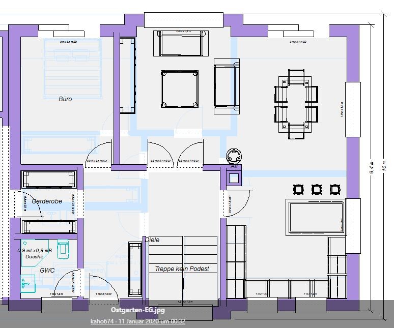 Grundriss des Erdgeschosses eines Hauses mit Küche, Wohnzimmer, Essbereich, Bad und Treppe.
