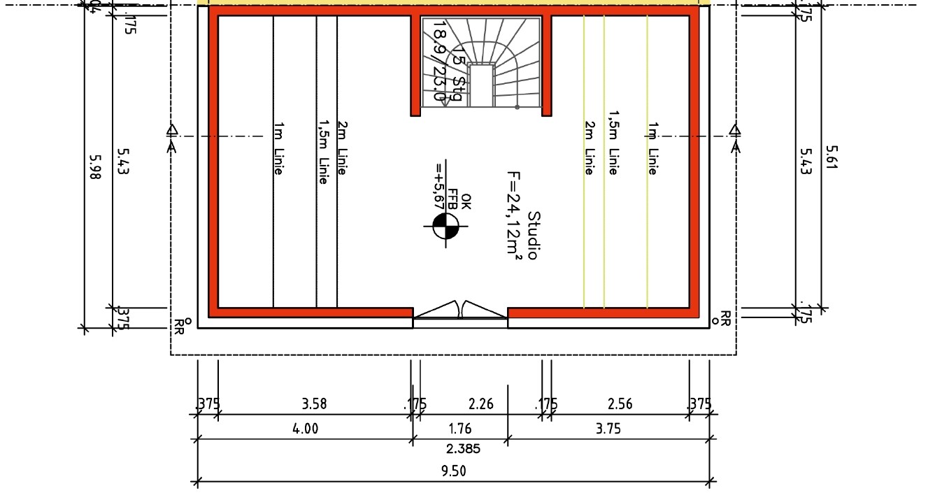 2D-Grundriss eines Studios mit Treppe, Innenwänden und Maßangaben