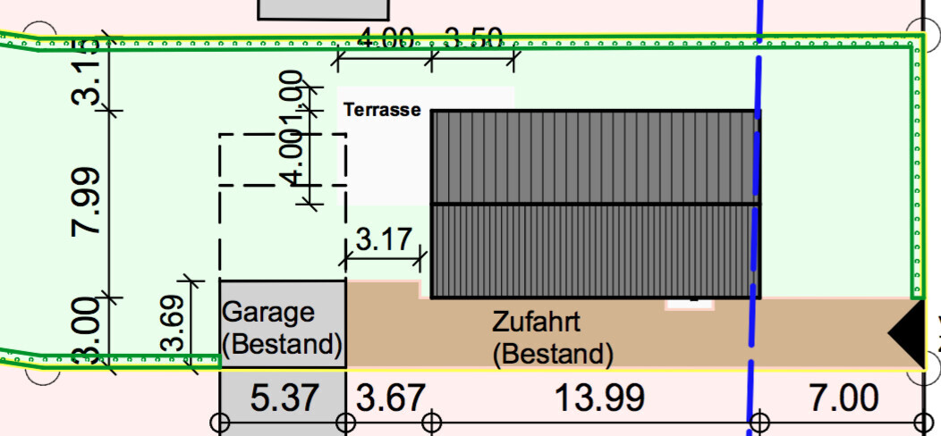 Grundrissplan zeigt Garage, Zufahrt und Terrasse eines Bestandsobjekts
