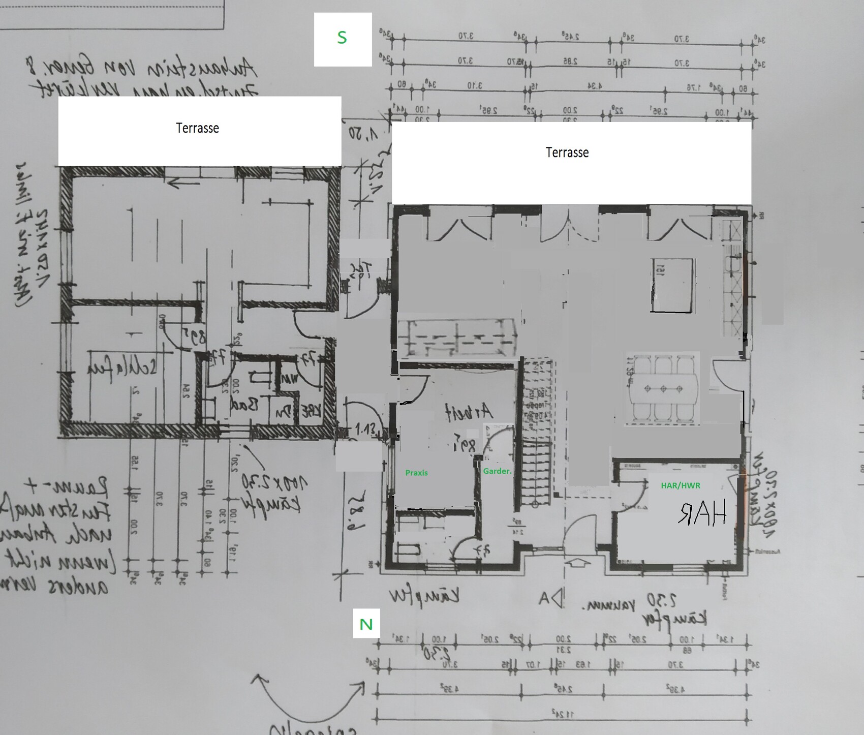 Grundriss eines Gebäudes mit zwei Terrassen, Praxisbereich, Garderobe, HAR/HWR.