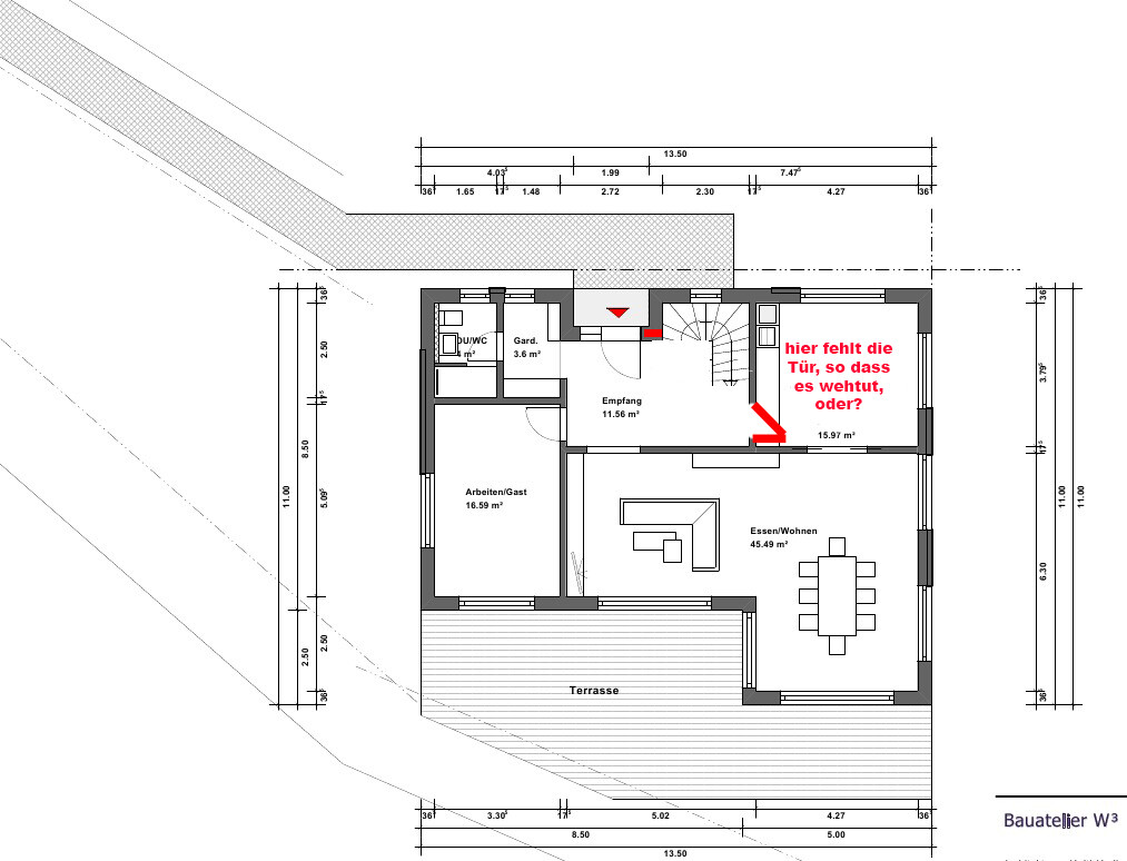 Grundriss eines Hauses mit Terrasse; Empf., Arbeiten/Gast, Essen/Wohnen; Tür im rechten Raum fehlt.