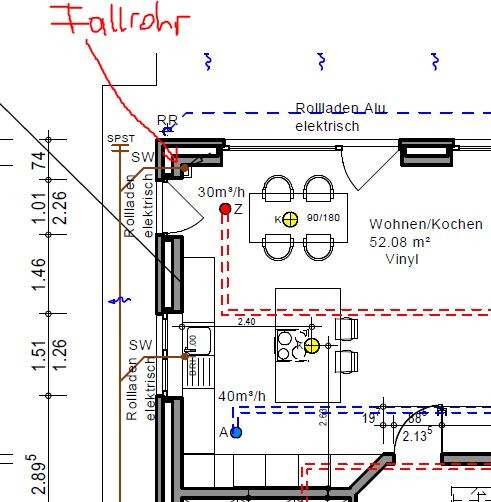 Grundriss eines Wohn- und Küchenbereichs mit Esstisch, Küchenzeile und Möbeln.
