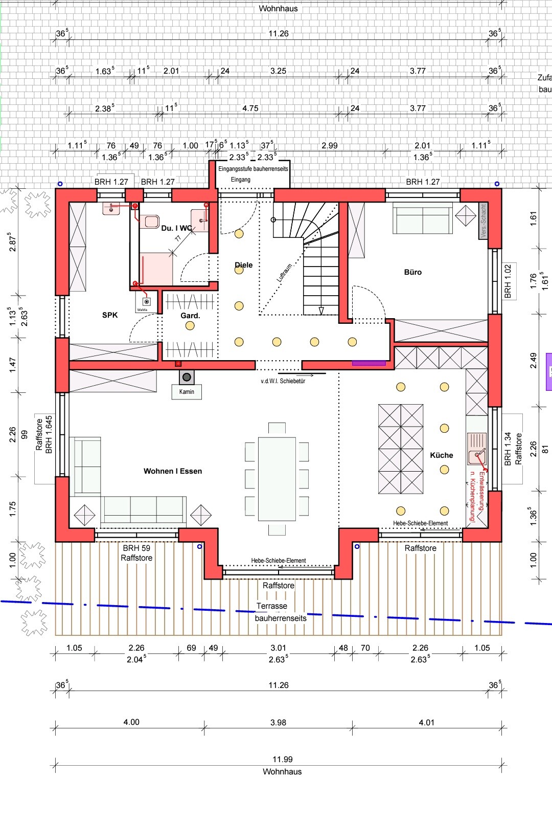 Grundriss eines Wohnhauses: offener Wohnbereich, Küche, Büro, Diele, Terrasse, Treppe und Kamin.