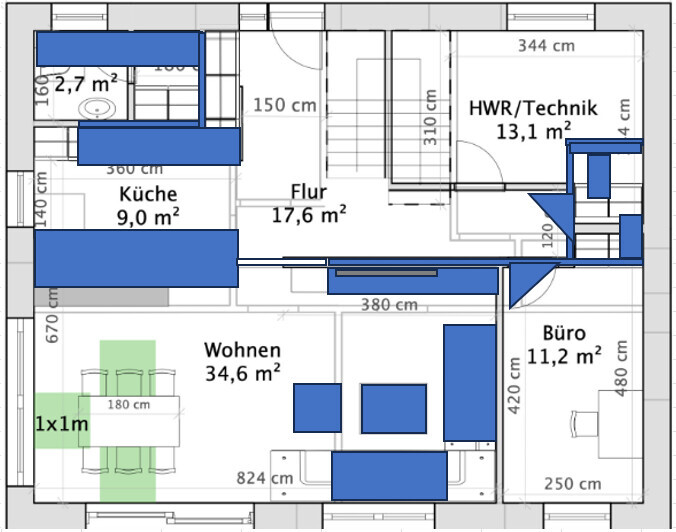 Grundriss einer Wohnung mit Küche, Wohnbereich, Büro, Flur und Technikraum, Maße sichtbar