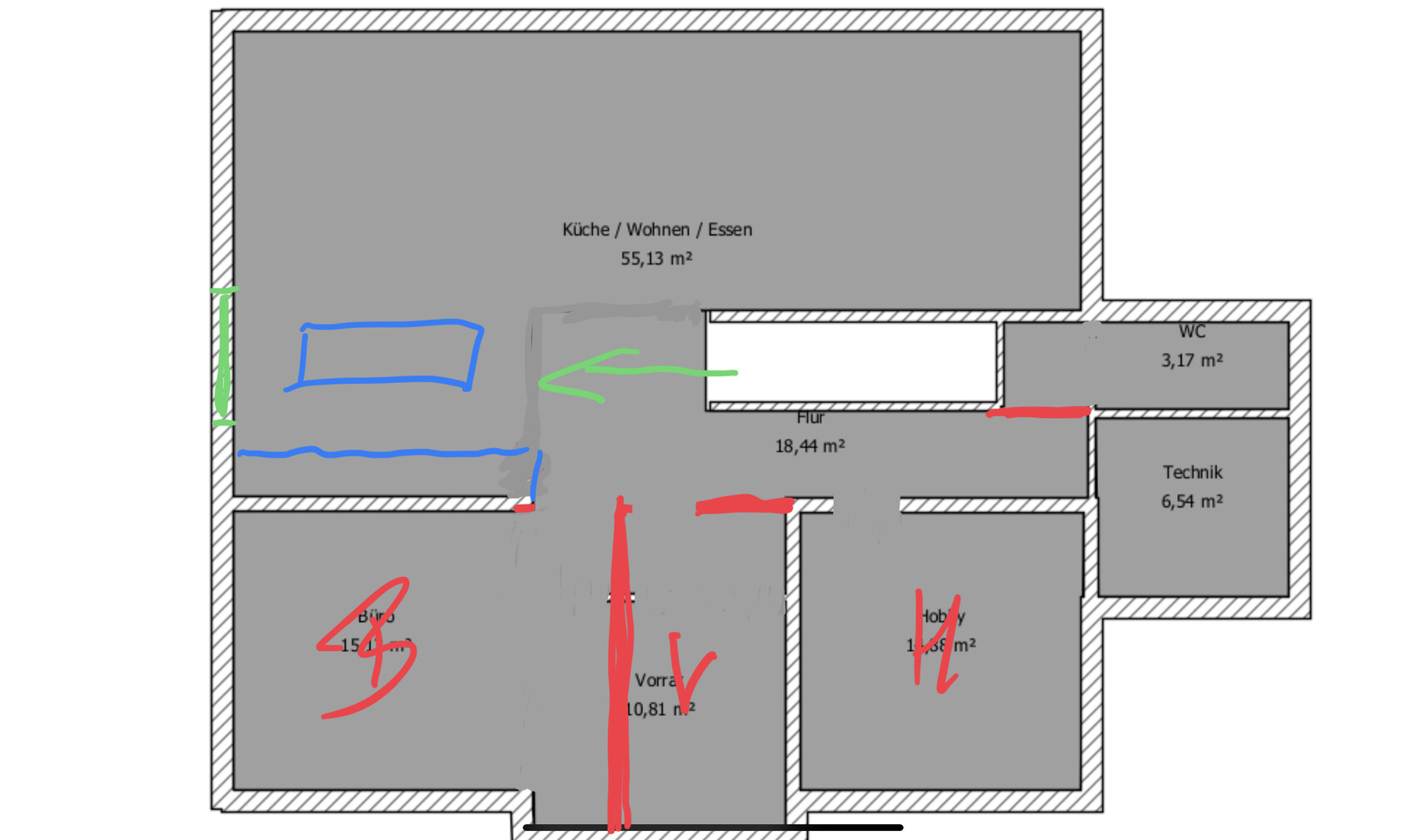 Grundriss einer Wohnung mit offener Küche/Wohnen/Essen, Flur, WC, Technik und Vorrat.