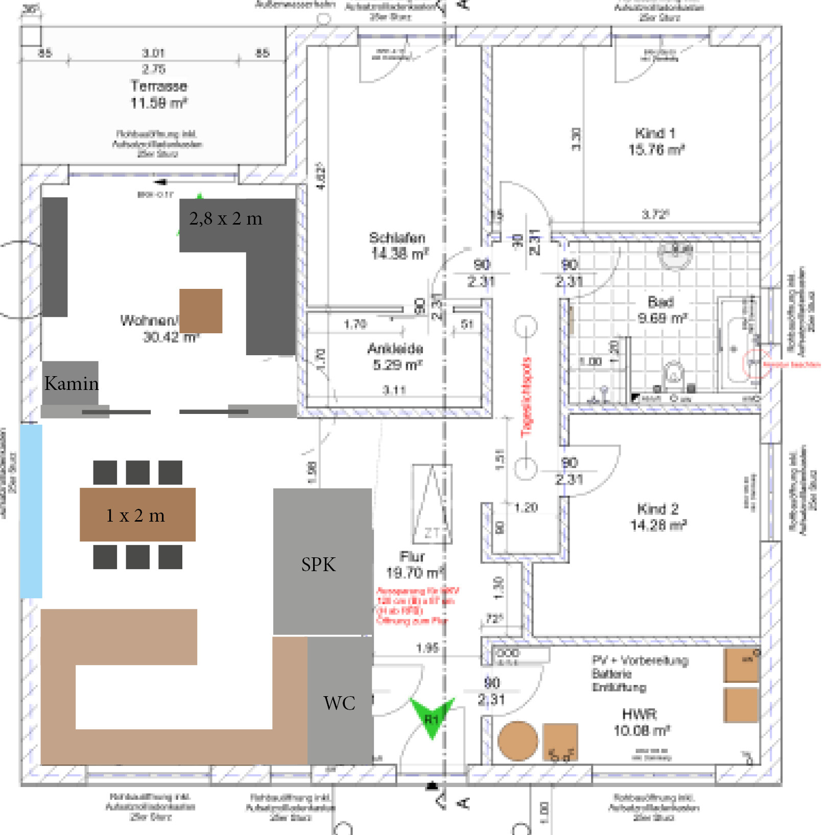 Grundriss: Wohnzimmer mit Kamin, Essbereich, Küche, Bad, WC, 2 Kinderzimmer, Schlafen, Terrasse.