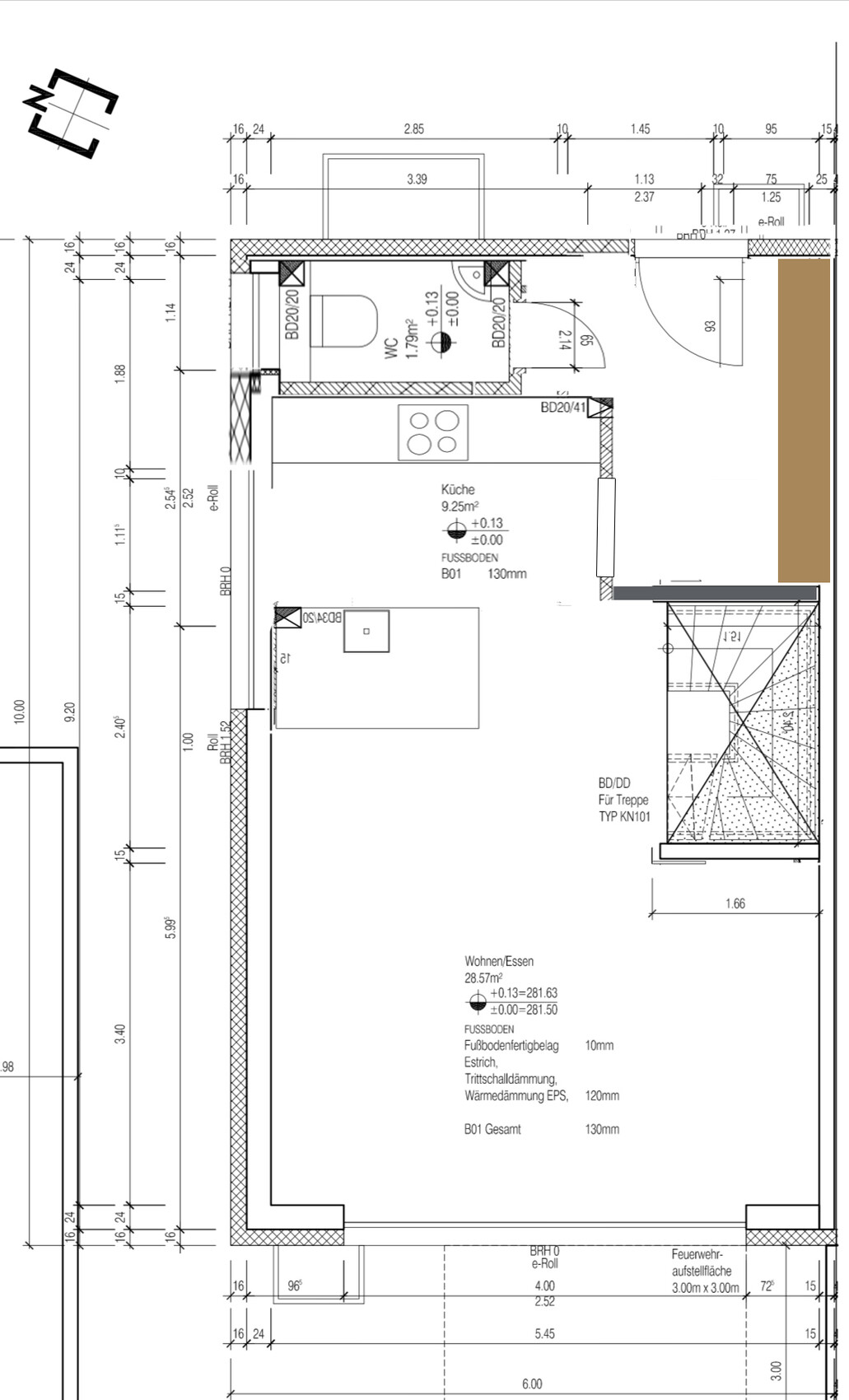 Grundriss eines offenen Wohn- und Küchenbereichs mit Bad und Treppe.