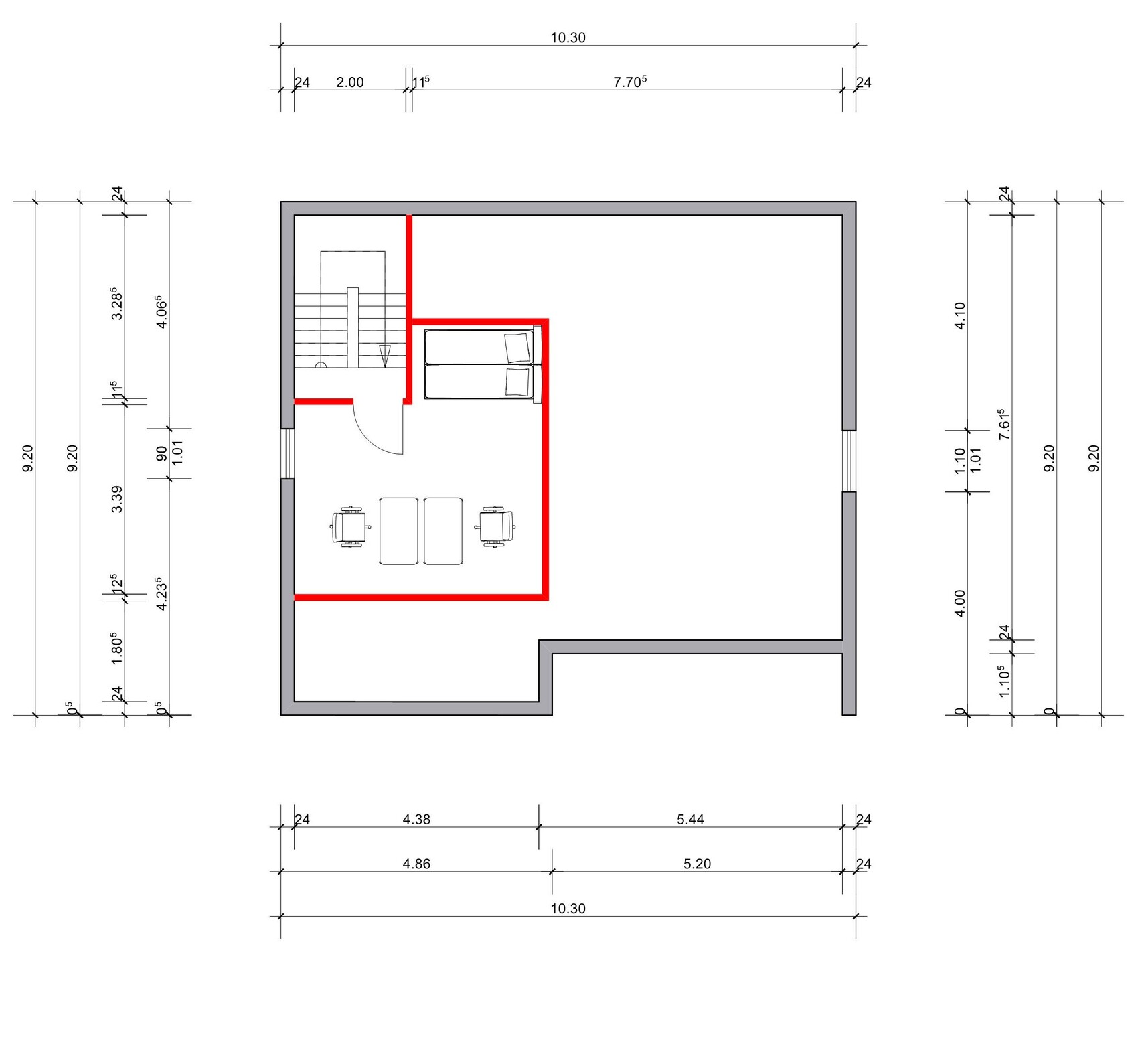 Grundriss eines Innenraums mit Treppe links; roter Rand markiert Bett- und Wohnbereich.