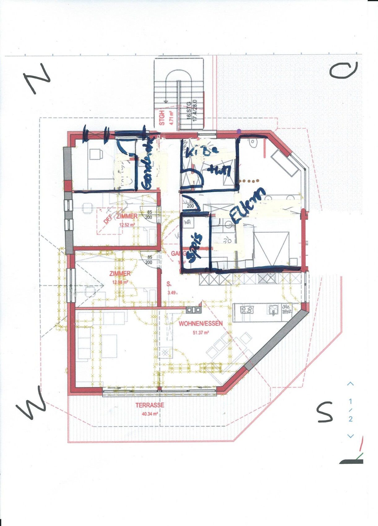 Grundriss einer Wohnung mit Wohn-/Essbereich, Küche, Bad, Schlafzimmer und Terrasse.