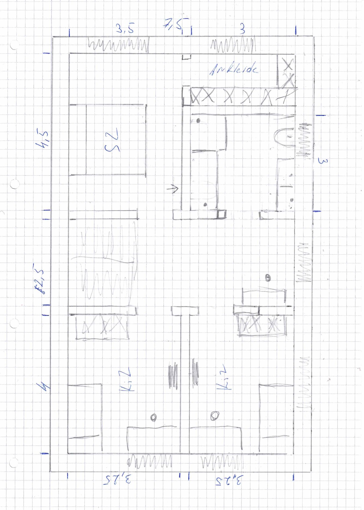 Grundriss eines Zimmers mit Ankleidebereich, Betten, Schränken und Türen.