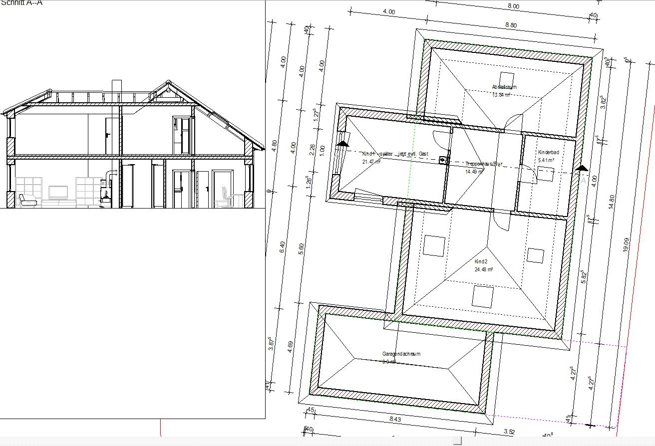 Architekturplan: Querschnitt eines Hauses links, Grundriss mit Zimmern und Treppenhaus rechts.