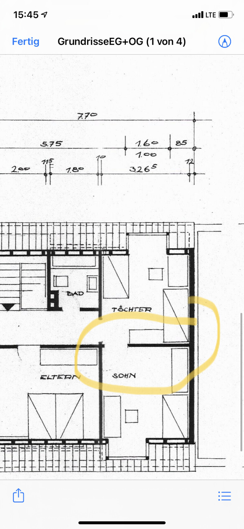 Grundriss eines Wohnhauses: EG/OG, Bad, Eltern-, Sohn- und Tochterzimmer, Maßangaben.