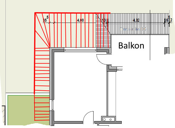 Grundriss: Balkon rechts, Innenraum, Tür und Treppen links, rote Umrandung.