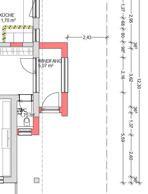 Grundriss eines Innenbereichs mit Windfang, WC und Küche; Türen und rote Wände markiert; Maßangaben.
