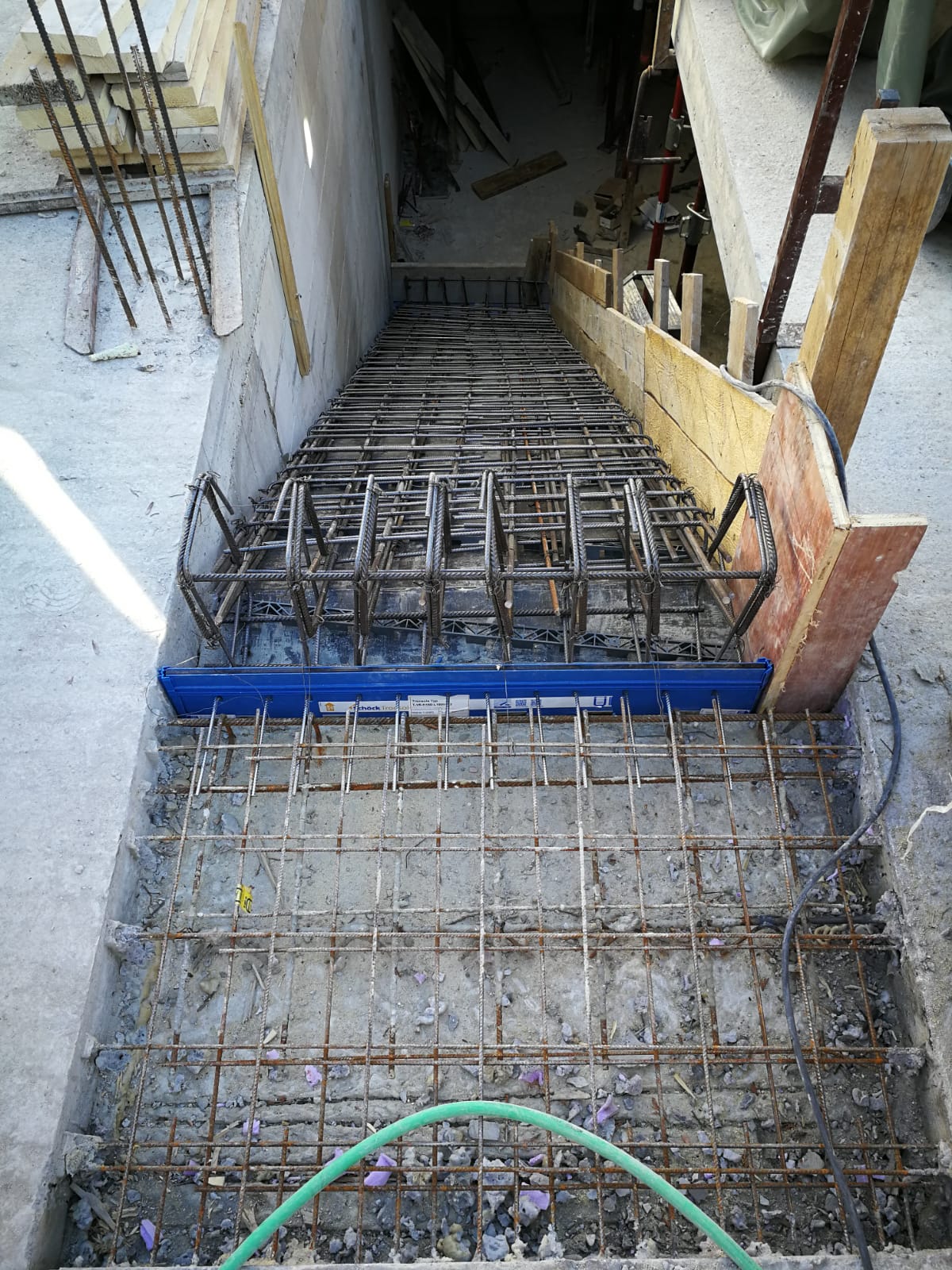 grundrissplanung-fuer-zfh-im-hang-314673-1.jpg