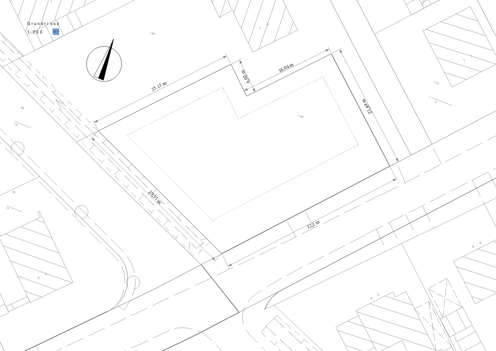 Architektur-Planzeichnung eines Baugrundstücks mit Grundriss und Geländeplan
