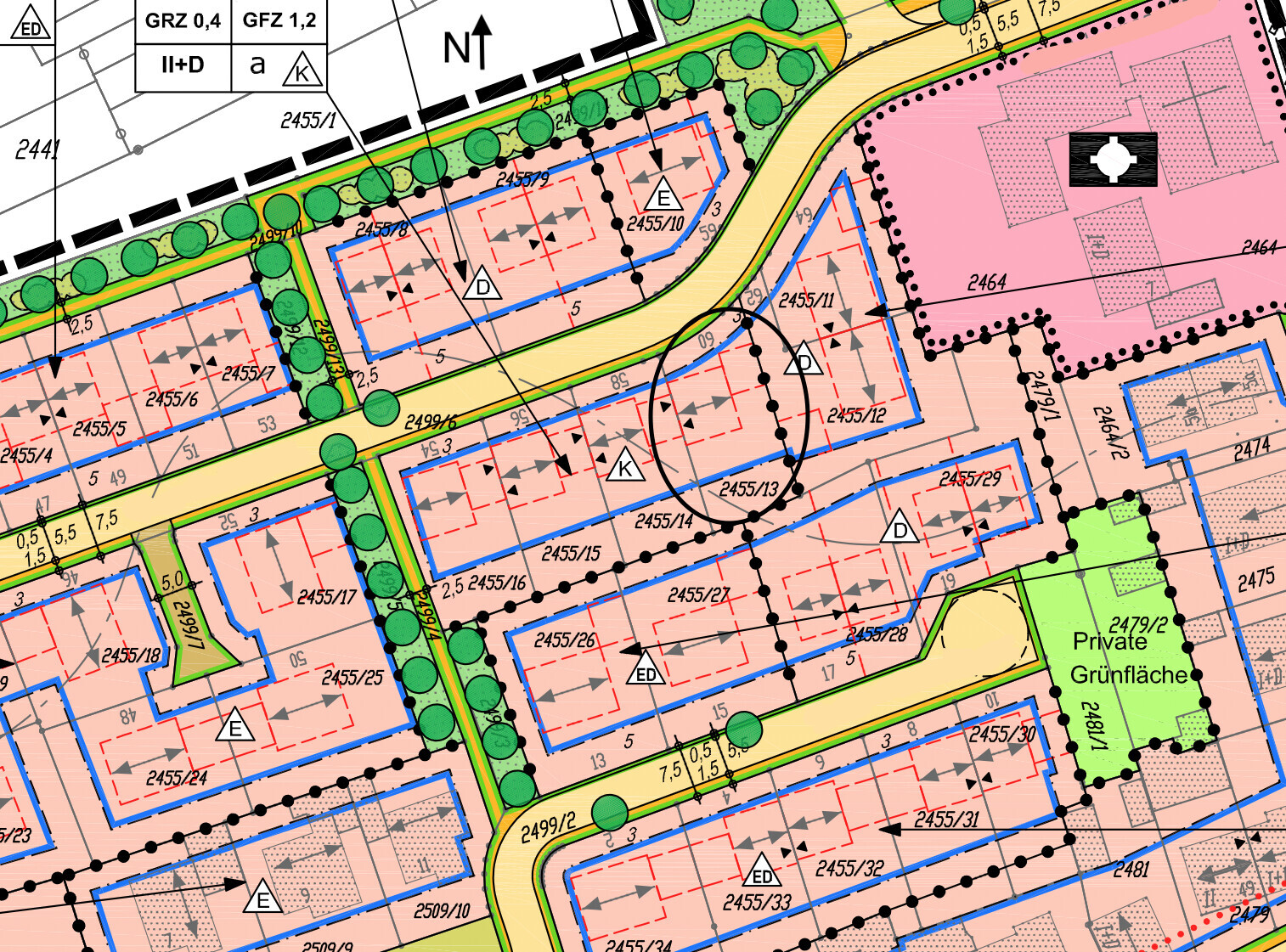 Lageplan eines Bebauungsgebiets mit Parzellen, Straßen, Grünflächen und Gebäuden.