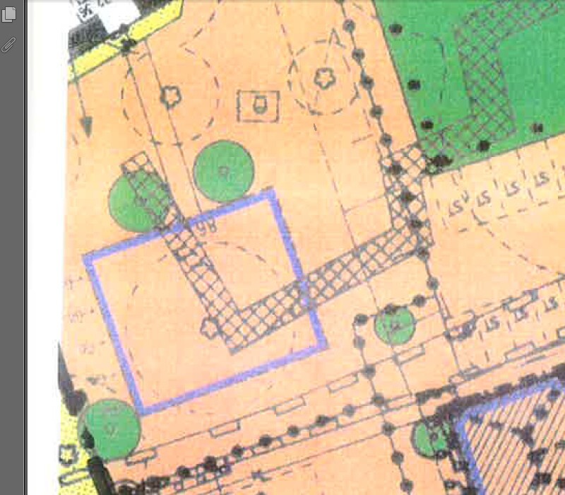 2D-Grundriss eines Hauses mit farbigen Bereichen, Linien und Symbolen