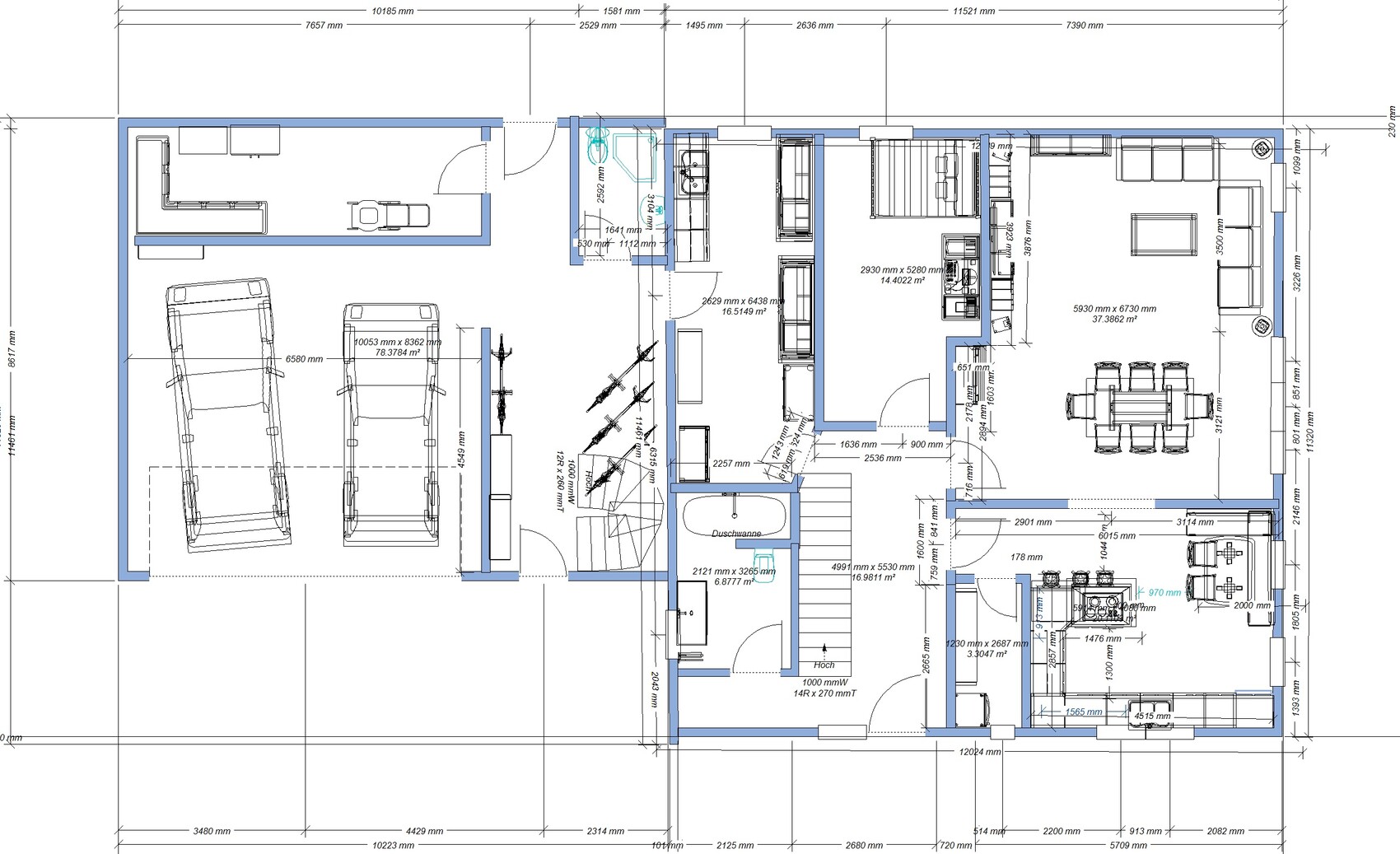 Grundriss eines Einfamilienhauses: Garage mit zwei Autos, Küche, Wohnzimmer, Esszimmer, Treppenhaus, Bad.