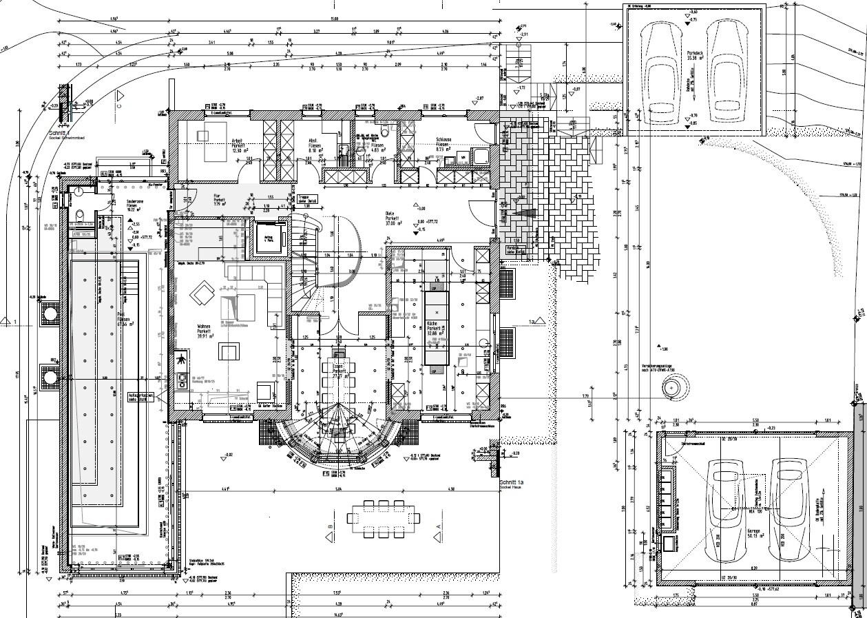 Grundriss eines Hauses: Zimmer, Küche, Wohnzimmer, Treppenhaus, Garage mit zwei Stellplätzen.