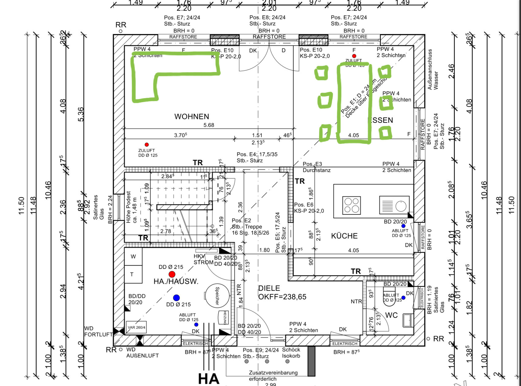 Detailreicher Grundriss eines Hauses: Wohnen, Küche, Diele, Hauswirtschaft, Treppe, WC, Maße.