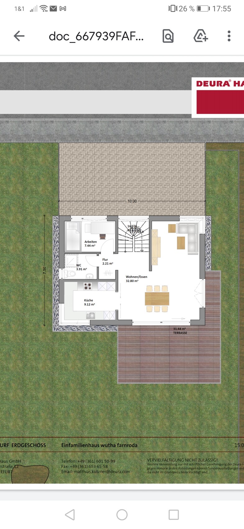 Grundriss Erdgeschoss eines Einfamilienhauses mit Wohn-/Essbereich, Küche, Arbeitszimmer, WC und Terrasse.
