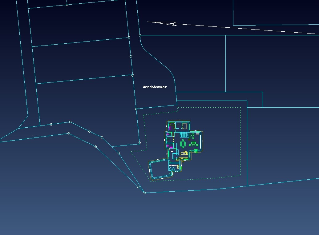 Technische CAD-Zeichnung eines großen Maschinenrahmens mit kleinem farbigen Innenplan im Ausschnitt.