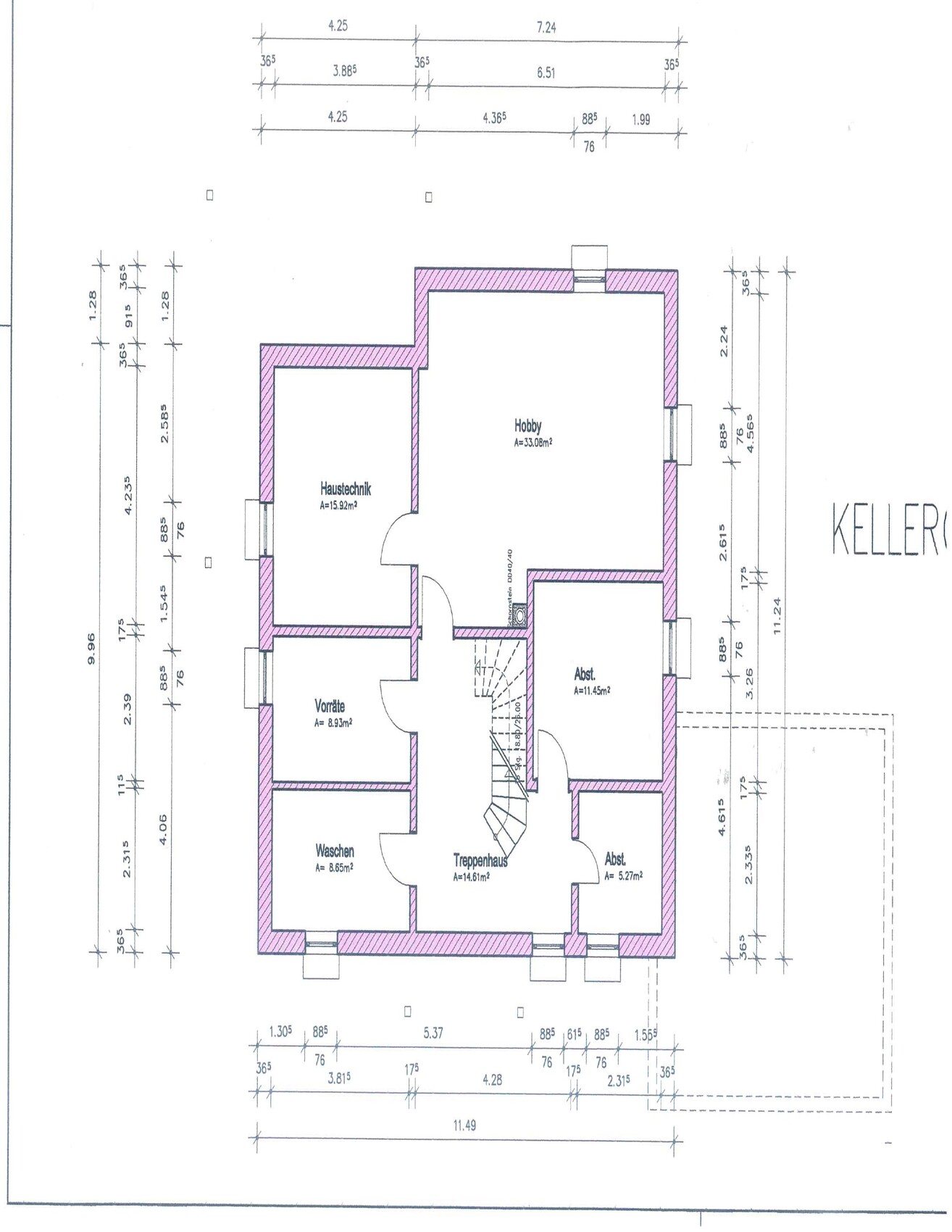 Grundriss eines Kellergeschosses mit Hobbybereich, Haustechnik, Vorräten und Treppenhaus