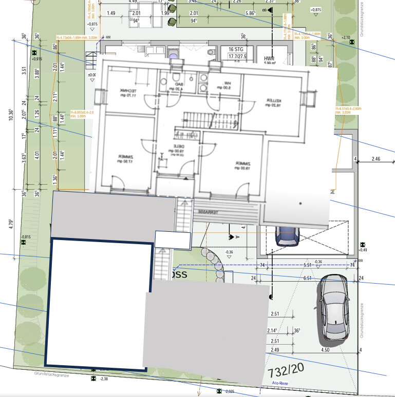 Grundrissplan eines Gebäudes mit Innenräumen und Umfeld auf Baugrundstück