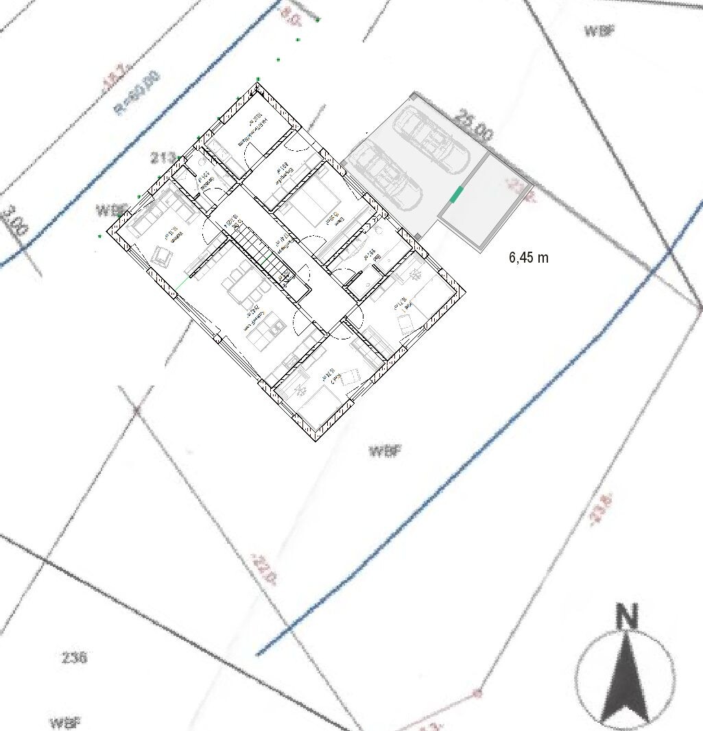 Grundriss eines Hauses mit mehreren Zimmern, Innenaufteilung und separatem Garagenanbau; Maß 6,45 m.