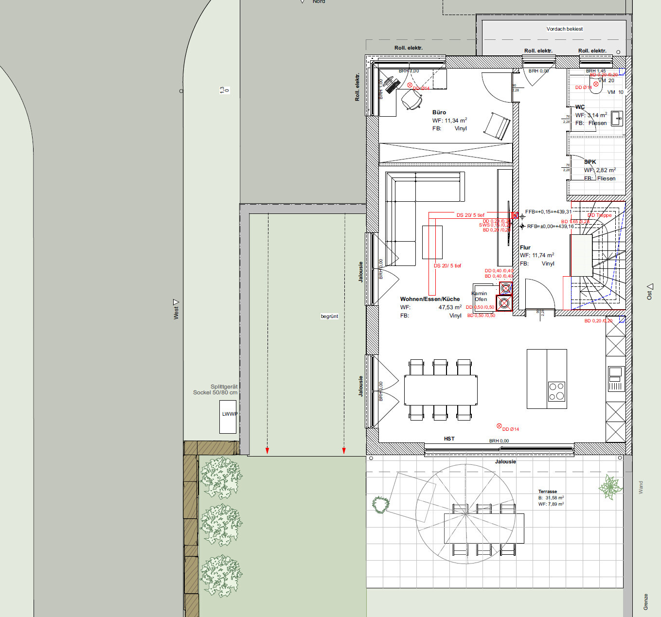 Grundriss eines Hauses: Büro, offener Wohn-/Ess-/Küchenbereich, Flur, Terrasse.