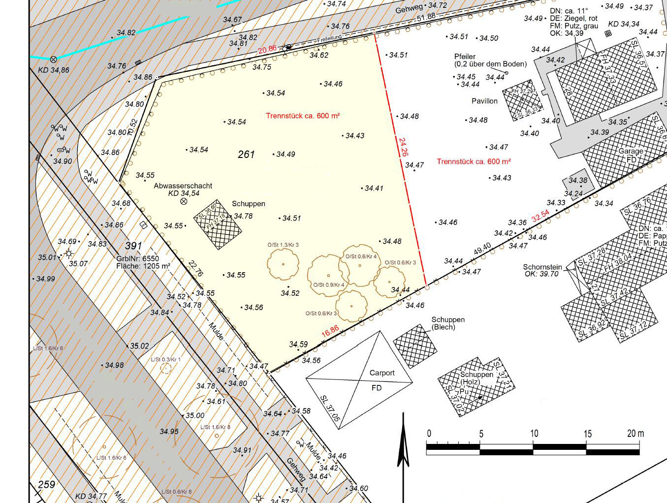 Lageplan eines Baugrundstücks mit Grundstücksgrenzen, Bauflächen und Markierungen